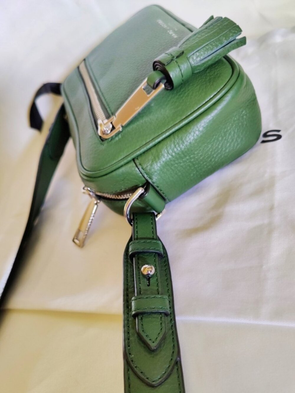 Marc Jacobs Zoom Leather Camera Crossbody Bag with Tassel in Evergreen, NWOT - Picture 8 of 13